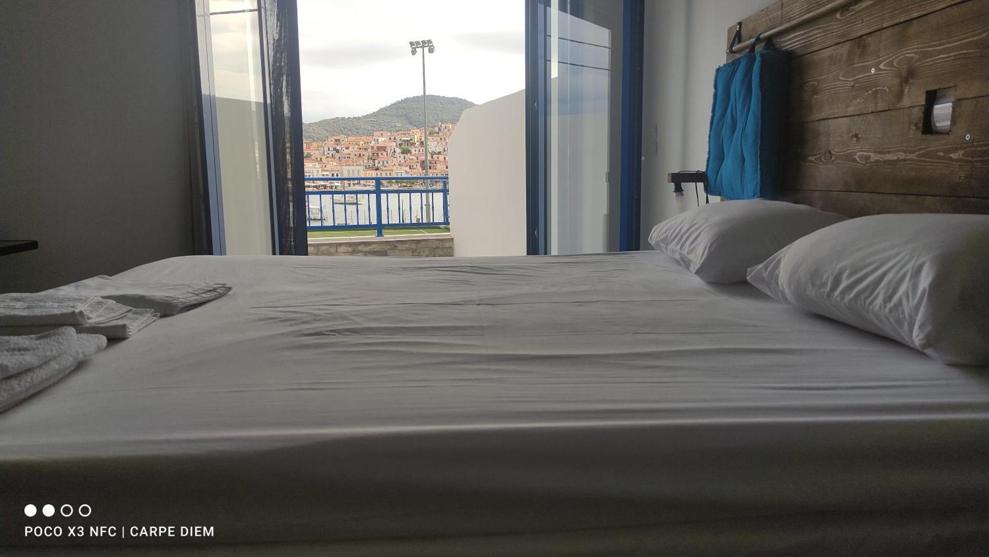 Carpe Diem Galatas  Room photo